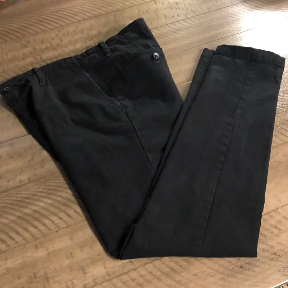 Urban Outfitters’ Cotton Straight Leg Flat Front Khakis 30” Waist 29 1/2” inseam